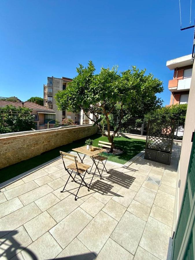 Marina dʼAndora Floridida Rooms & Breakfast מראה חיצוני תמונה