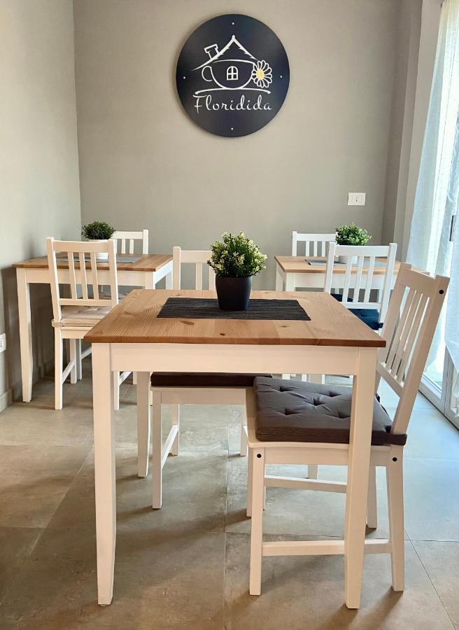 Marina dʼAndora Floridida Rooms & Breakfast מראה חיצוני תמונה